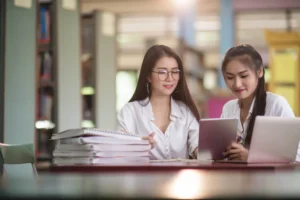 Wajib Lapor Ketenagakerjaan Perusahaan (WLKP) adalah kewajiban bagi setiap perusahaan untuk melaporkan data ketenagakerjaan mereka kepada instansi pemerintah terkait. Laporan ini mencakup informasi mengenai jumlah karyawan, jenis pekerjaan, tingkat pendidikan, upah, kondisi keselamatan dan kesehatan kerja, serta berbagai aspek ketenagakerjaan lainnya. Proses pelaporan WLKP ini biasanya dilakukan secara online melalui portal atau sistem yang disediakan oleh instansi pemerintah terkait. Laporan ini penting karena menjadi dasar bagi pemerintah dalam perumusan kebijakan ketenagakerjaan, peningkatan kesejahteraan tenaga kerja, dan pemantauan kondisi ketenagakerjaan di Indonesia.