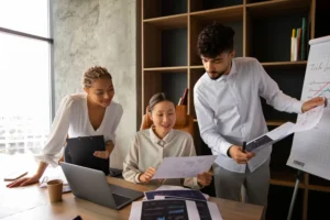Jika Anda belum familiar dengan istilah KPPA, singkatnya, itu merujuk pada Kantor Perwakilan Perusahaan Asing. KPPA memiliki fungsi penting dalam mengawasi, menghubungkan, dan mengkoordinasikan kepentingan perusahaan asing yang beroperasi di Indonesia. Perusahaan-perusahaan multinasional seperti Google LLC dan LINE Corporation memiliki KPPA di Indonesia.