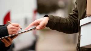 Dalam lingkungan bisnis yang kompetitif, UMKM (Usaha Mikro, Kecil, dan Menengah) memainkan peran krusial dalam perekonomian global. Namun, untuk mengatasi tantangan dan mencapai pertumbuhan yang berkelanjutan, UMKM perlu memahami pentingnya penyusunan term sheet yang efektif dalam transaksi modal, investasi, atau akuisisi.