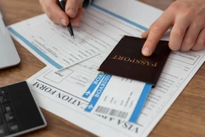 Mengurus Kartu Izin Tinggal Terbatas (KITAS) adalah proses penting bagi warga negara asing yang ingin tinggal dan bekerja di Indonesia. Berikut adalah beberapa langkah dan hal yang perlu diperhatikan dalam proses pengurusan KITAS: